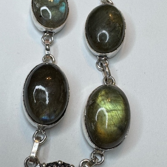 Gorgeous Sterling Silver and Labradorite Necklace - Picture 3 of 8